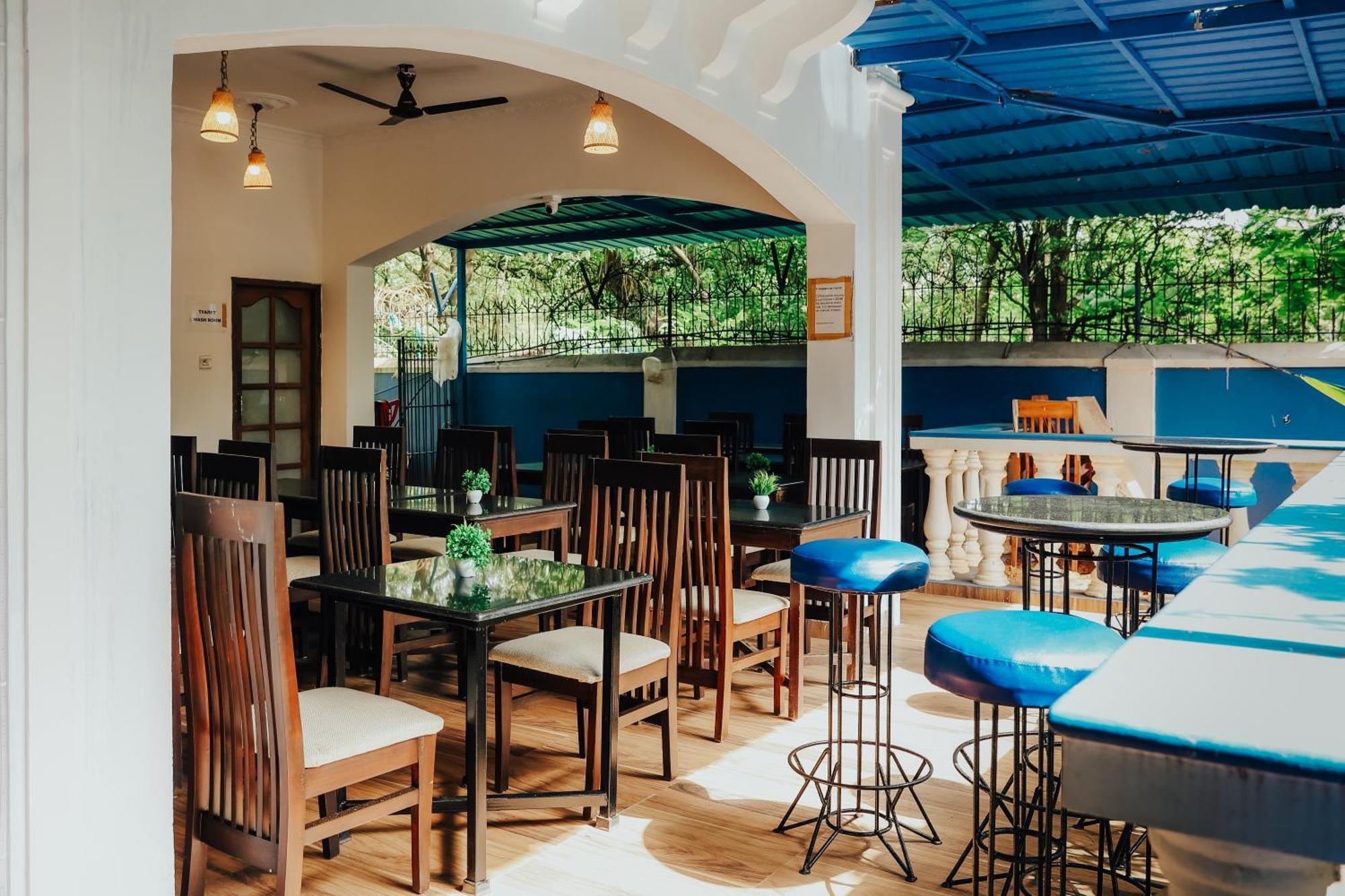 Mayflower Beach Resort By Casa Eternal Baga Exterior photo